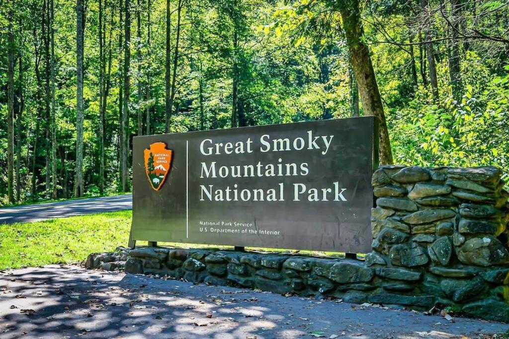 فيلا Breathtaking Views Of The Smokies, 3 Mins To جاتلينبرج المظهر الخارجي الصورة